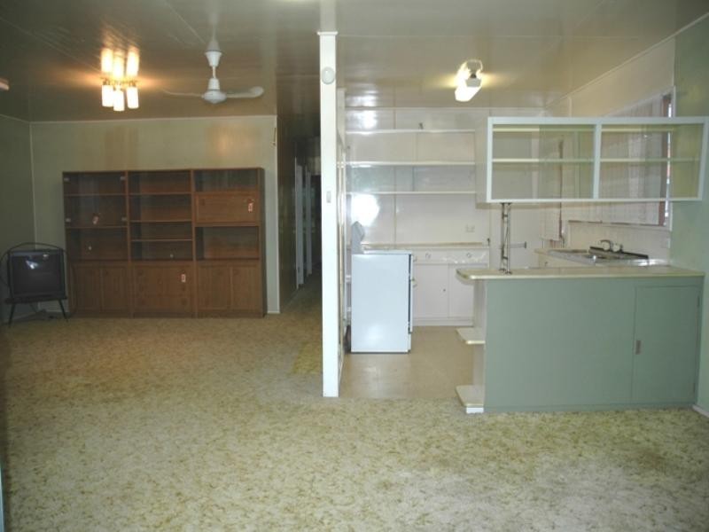 7 Woodcock Street, Scarborough QLD 4020