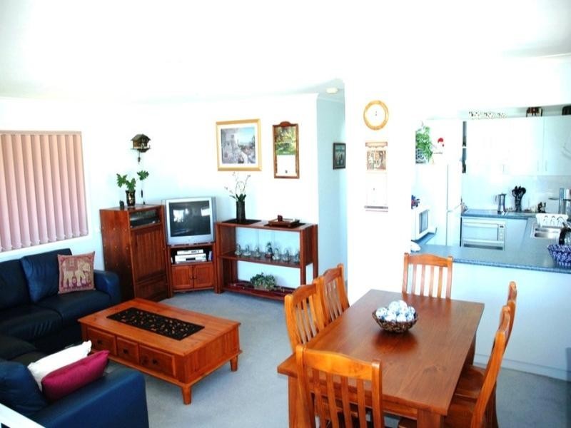 4/124 Hornibrook Esplanade, Clontarf QLD 4019