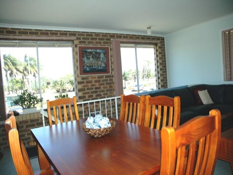 4/124 Hornibrook Esplanade, Clontarf QLD 4019