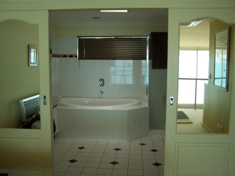 12/94 Prince Edward Parade, Redcliffe QLD 4020