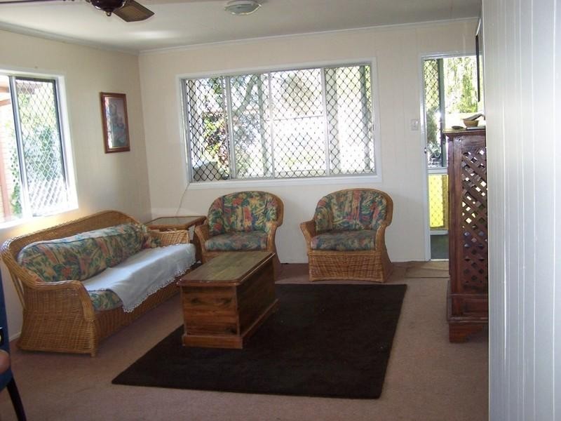 4 Woodcock Street, Scarborough QLD 4020