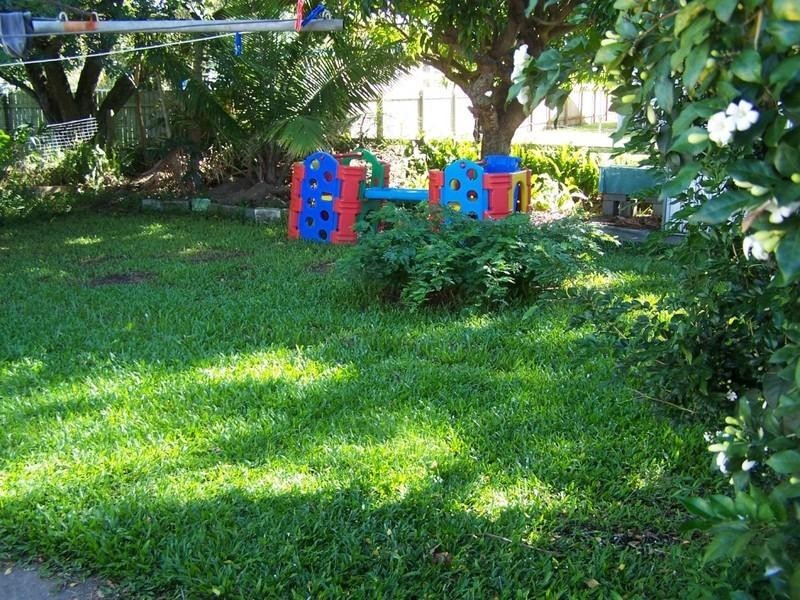 4 Woodcock Street, Scarborough QLD 4020