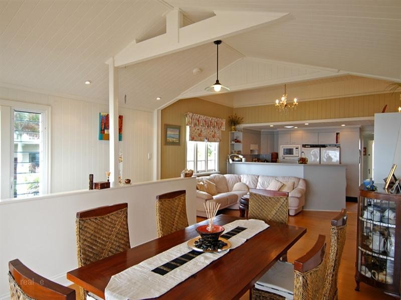 113 Flinders Parade, Scarborough QLD 4020