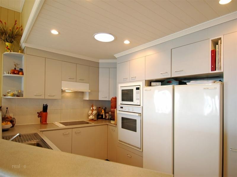 113 Flinders Parade, Scarborough QLD 4020