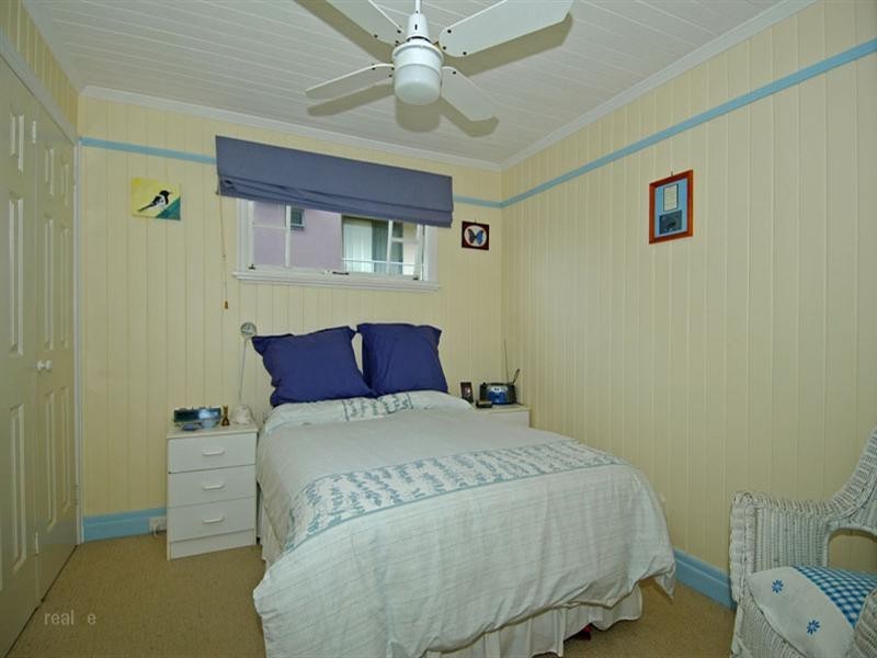 113 Flinders Parade, Scarborough QLD 4020