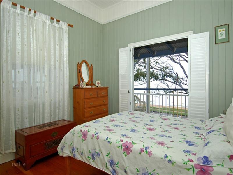 113 Flinders Parade, Scarborough QLD 4020