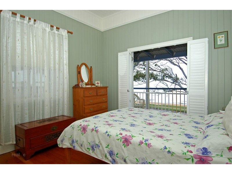 113 Flinders Parade, Scarborough QLD 4020