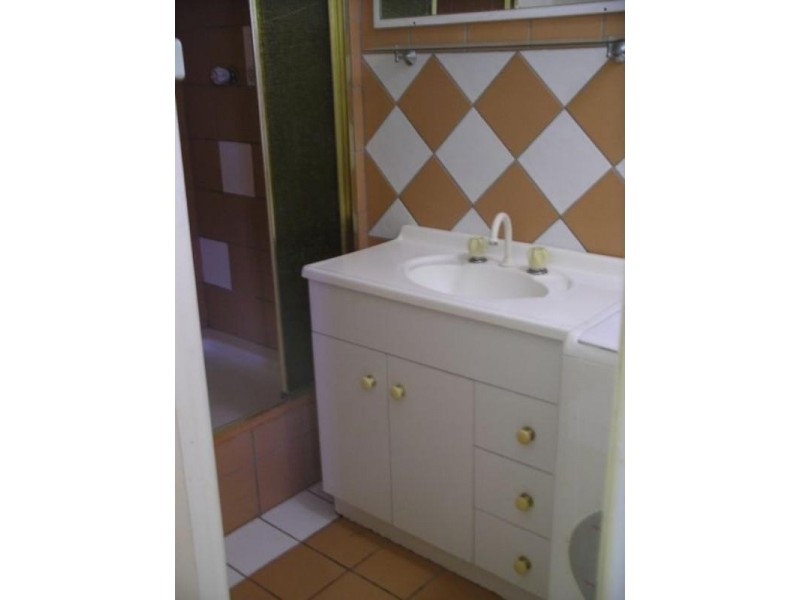 19 Redbank Road, Redcliffe QLD 4020