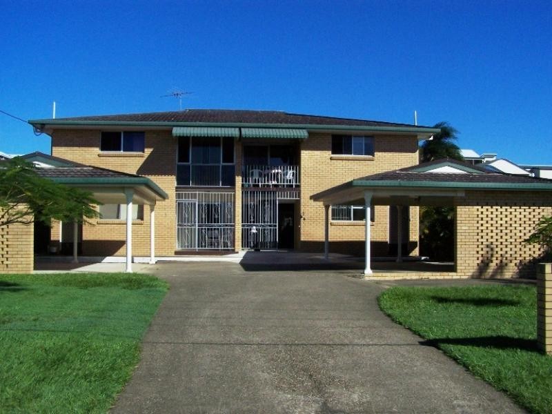 2/23 Humpybong Esplanade, Redcliffe QLD 4020