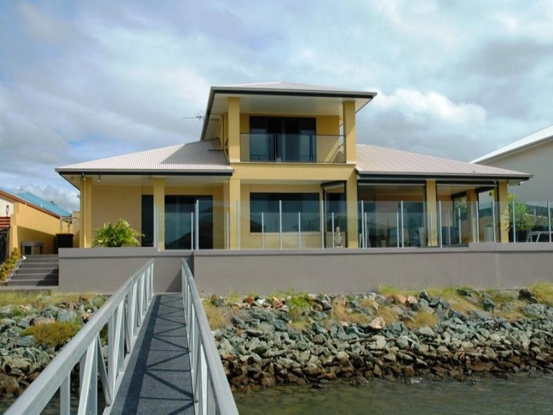 14 Aurora Place, Scarborough QLD 4020