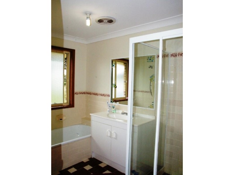 4 Lorikeet Court, Upper Caboolture QLD 4510