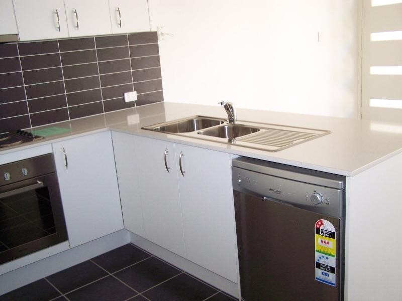 1, 19-21 Shields Street, Redcliffe QLD 4020