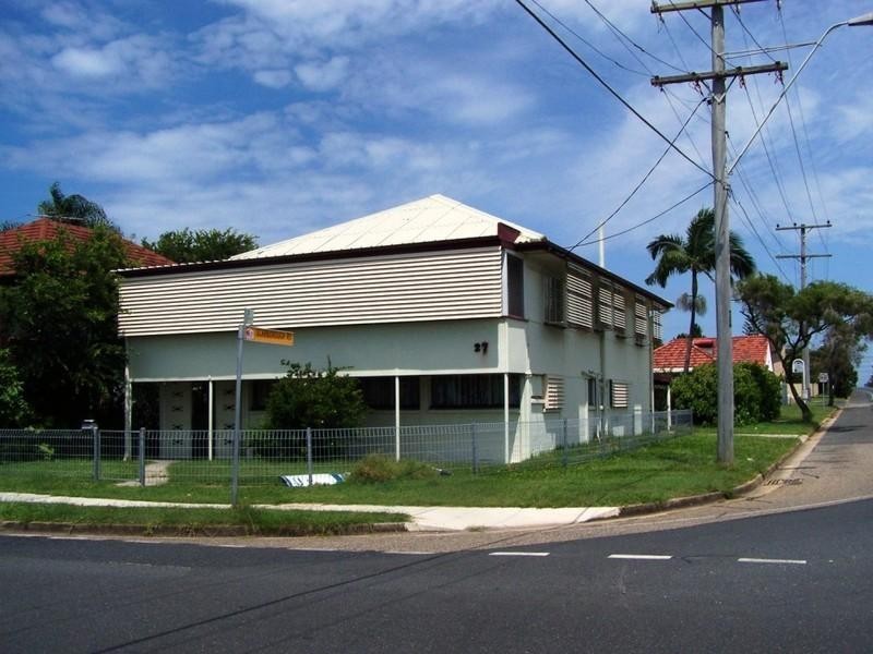 27 Fifth Avenue, Scarborough QLD 4020