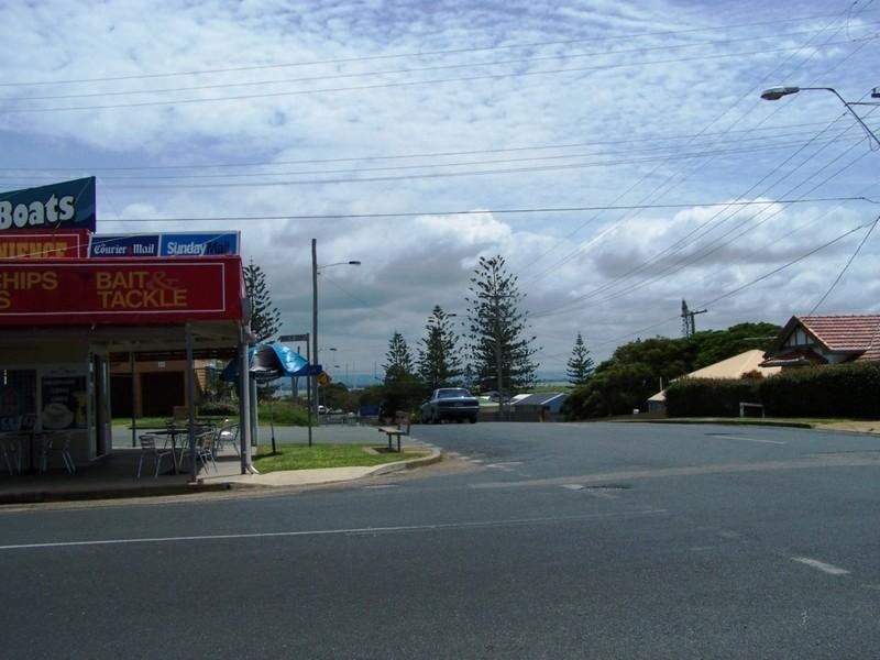 27 Fifth Avenue, Scarborough QLD 4020