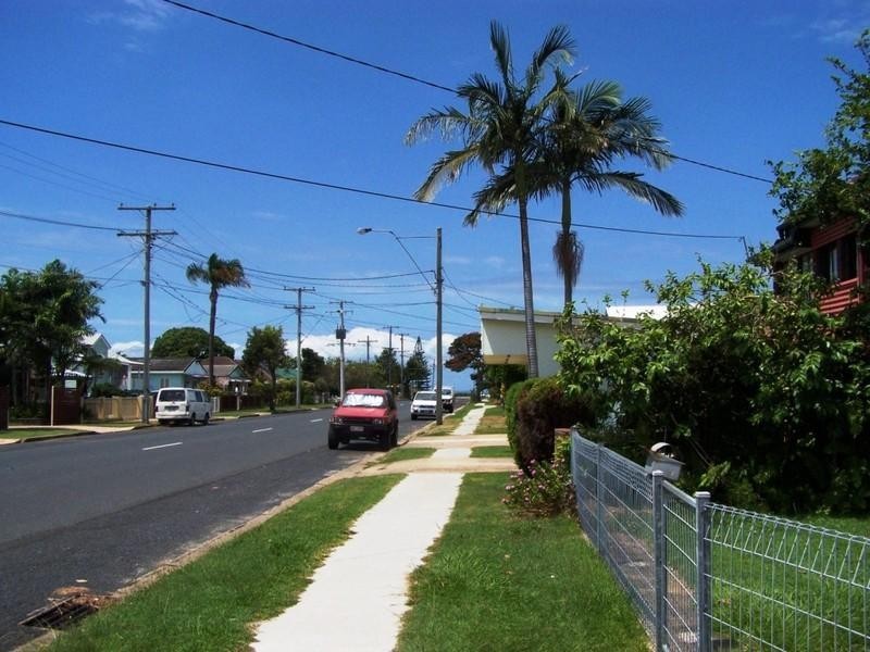 27 Fifth Avenue, Scarborough QLD 4020