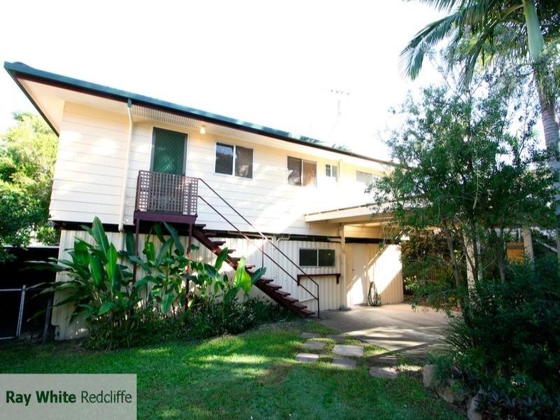 32 Grace Street, Scarborough QLD 4020