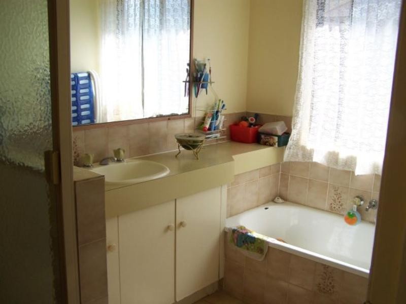 19 Donnegal Drive, Kallangur QLD 4503