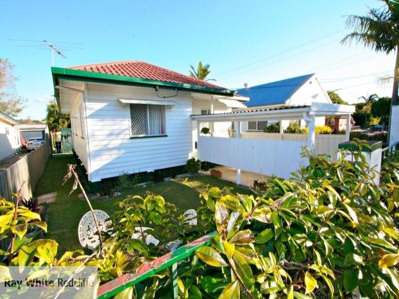 43 Bailey Street, Woody Point QLD 4019