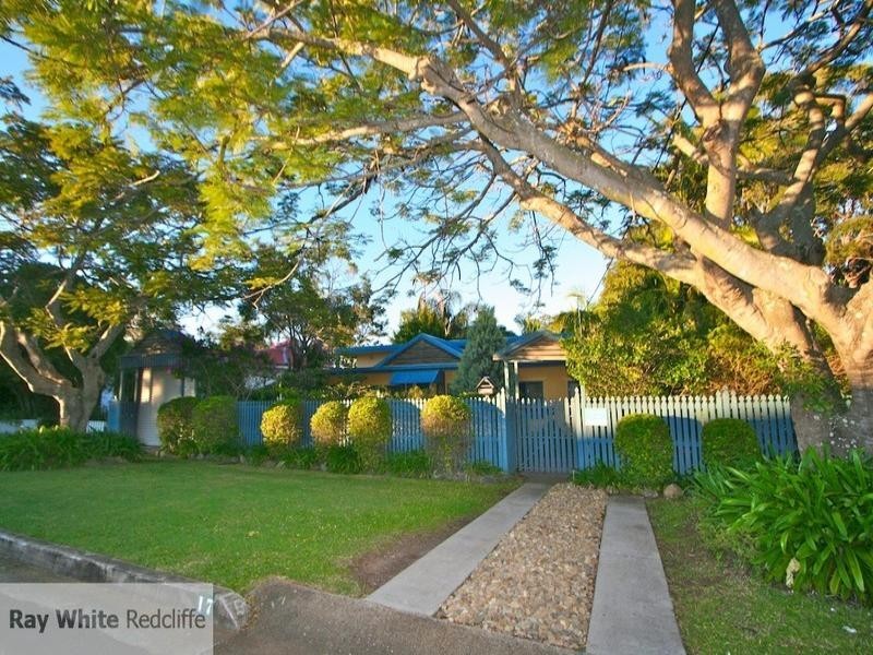 17 Bramble Street, Woody Point QLD 4019