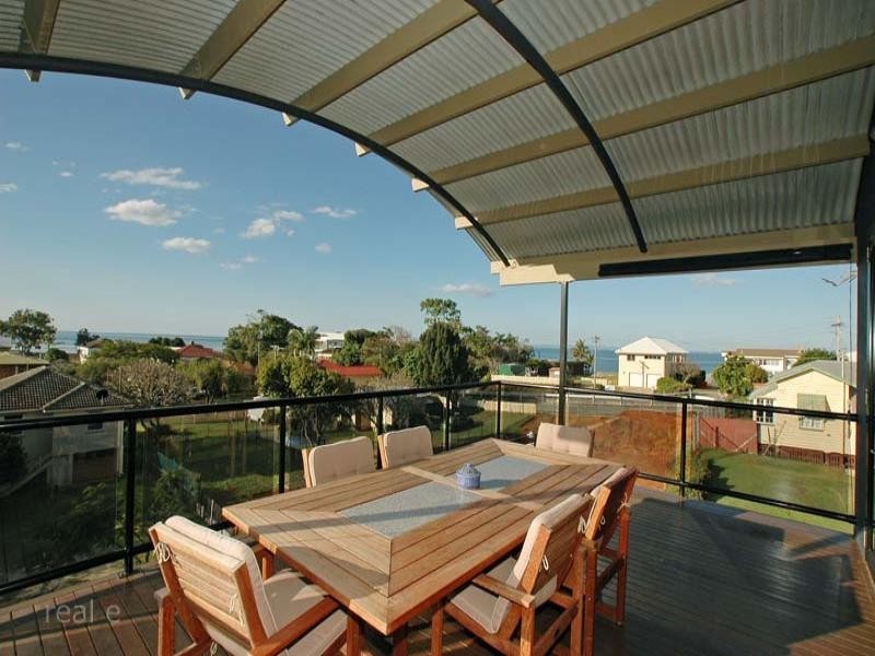 4 Fourth Avenue, Scarborough QLD 4020