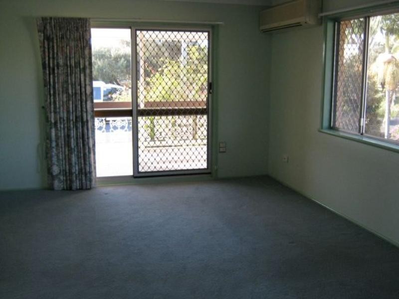 17 Thurecht Parade, Scarborough QLD 4020