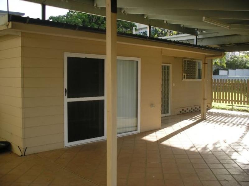 59 Flinders Parade, Scarborough QLD 4020