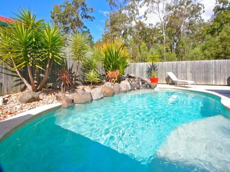 15 Sandwell Crescent, Kippa-ring QLD 4021