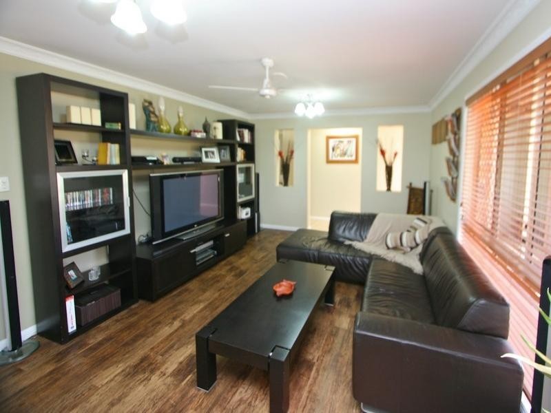 15 Sandwell Crescent, Kippa-ring QLD 4021