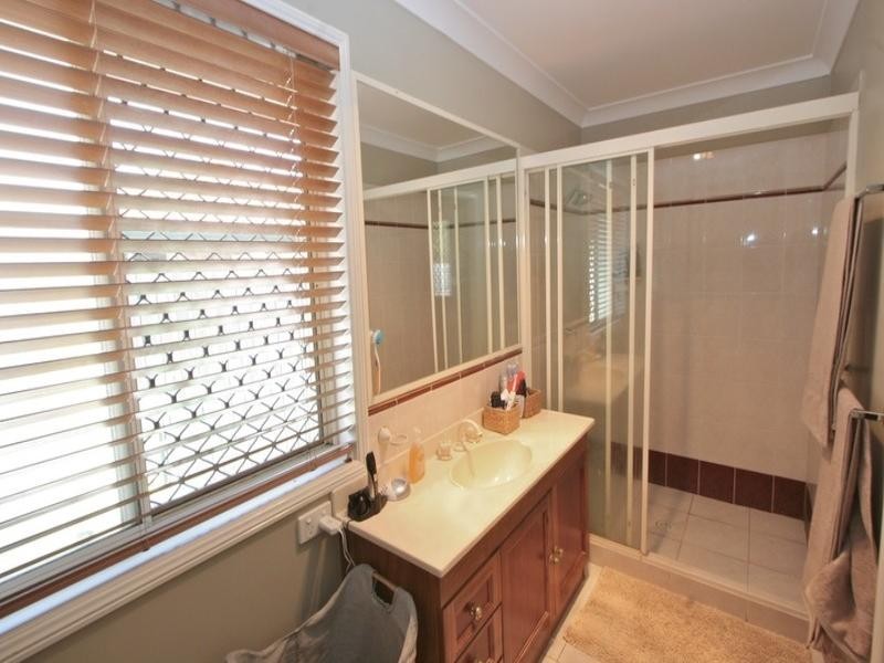 15 Sandwell Crescent, Kippa-ring QLD 4021