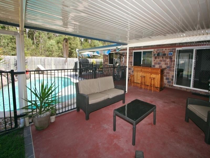 15 Sandwell Crescent, Kippa-ring QLD 4021
