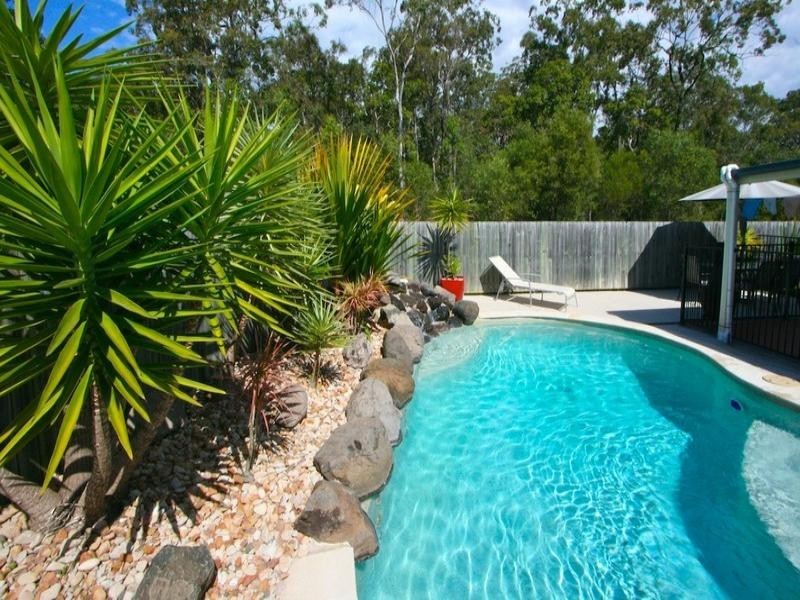 15 Sandwell Crescent, Kippa-ring QLD 4021