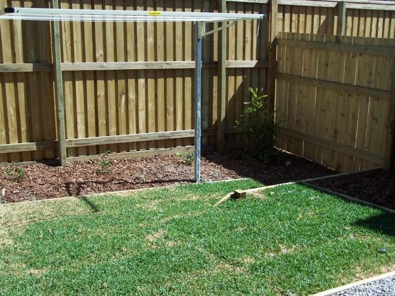 3b Elizabeth St Gardens, Clontarf QLD 4019