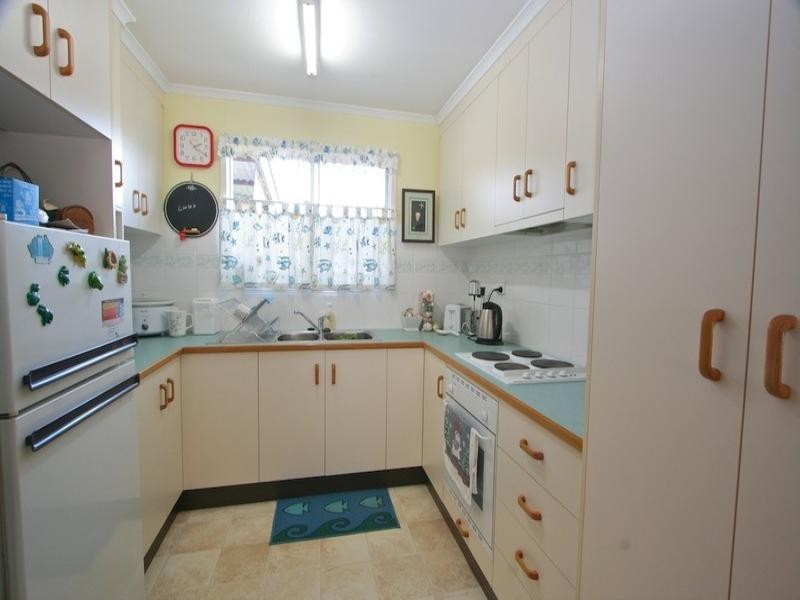 6 Freeman Street, Redcliffe QLD 4020