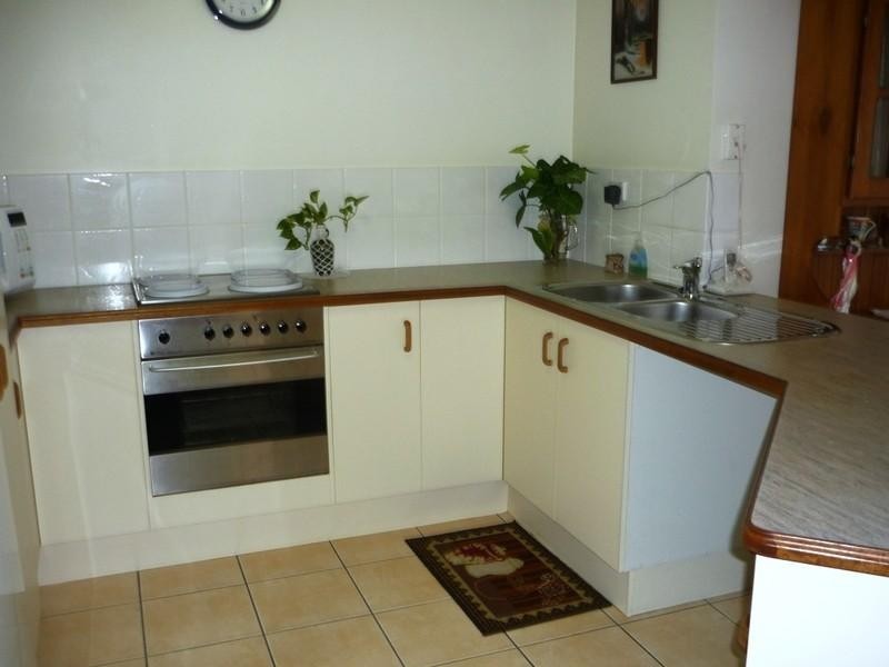 2/12 McAneny Street, Redcliffe QLD 4020