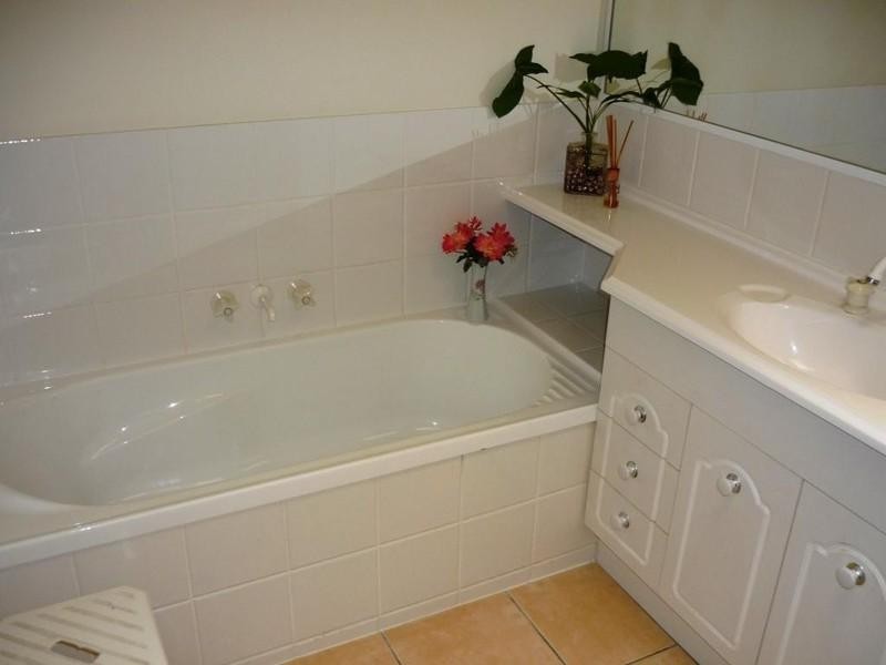 2/12 McAneny Street, Redcliffe QLD 4020