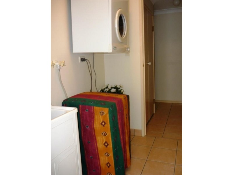 2/12 McAneny Street, Redcliffe QLD 4020