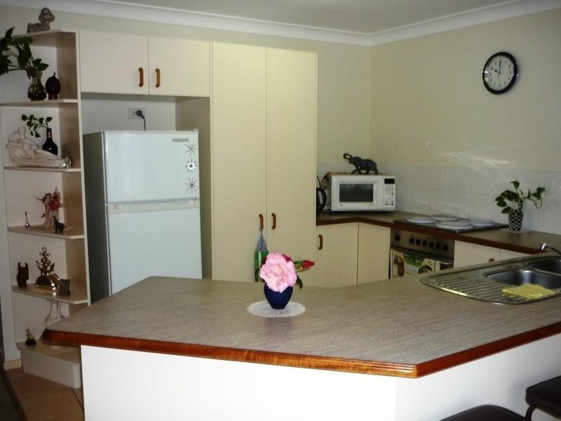 2/12 McAneny Street, Redcliffe QLD 4020