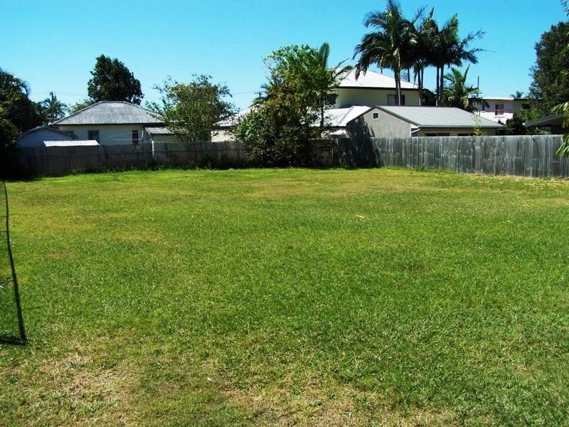 18 Warde Street, Scarborough QLD 4020