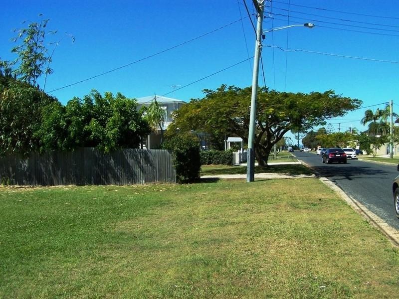 18 Warde Street, Scarborough QLD 4020