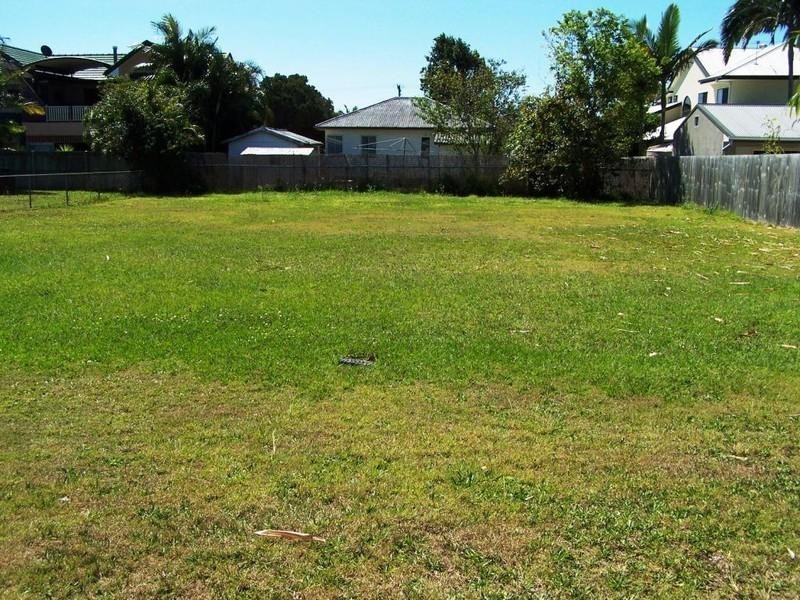 18 Warde Street, Scarborough QLD 4020