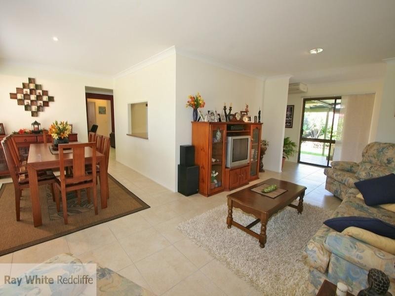 37 Oyster Point Esplanade, Scarborough QLD 4020