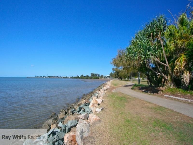 37 Oyster Point Esplanade, Scarborough QLD 4020