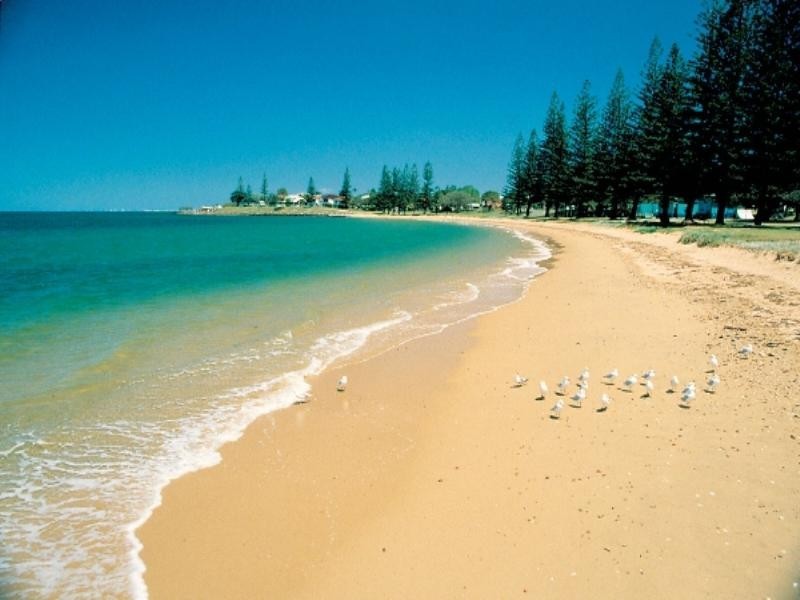 19-21 Shields Street, Redcliffe QLD 4020