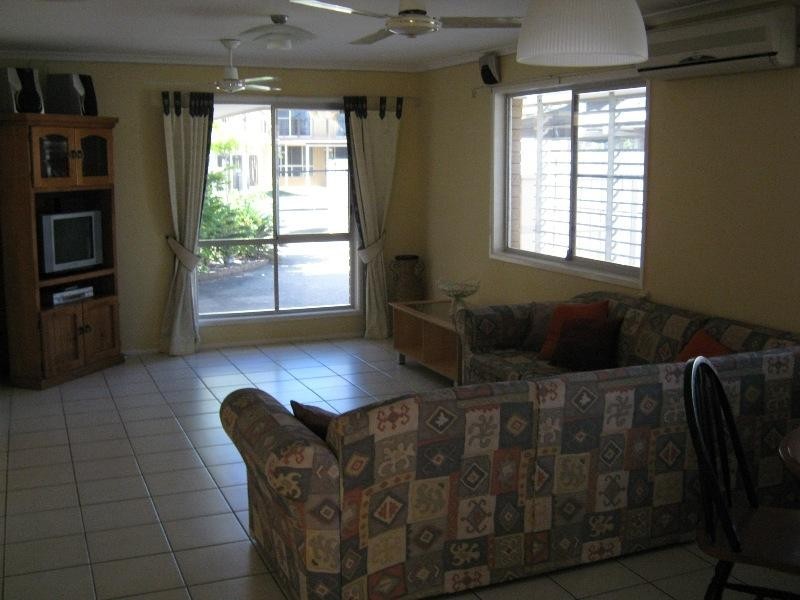 19 La Salle Drive, Scarborough QLD 4020