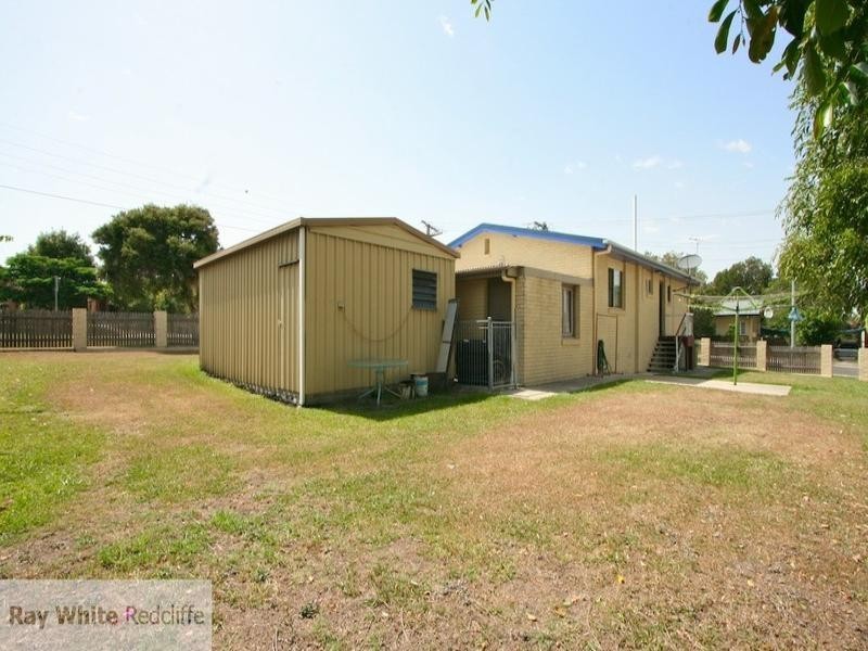 2 Ashmole Road, Redcliffe QLD 4020