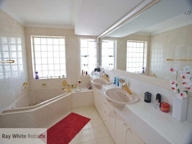 145 Landsborough Avenue, Scarborough QLD 4020