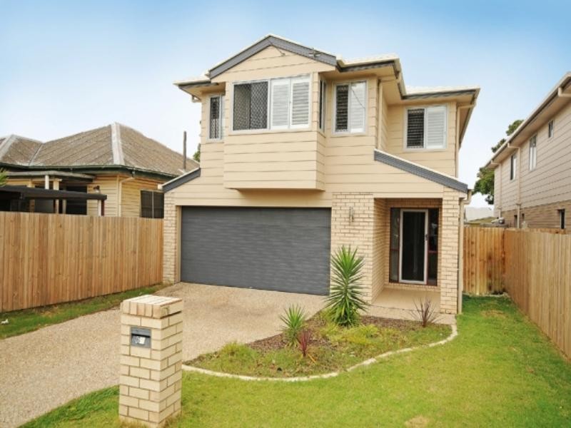 65 Victoria Avenue, Woody Point QLD 4019