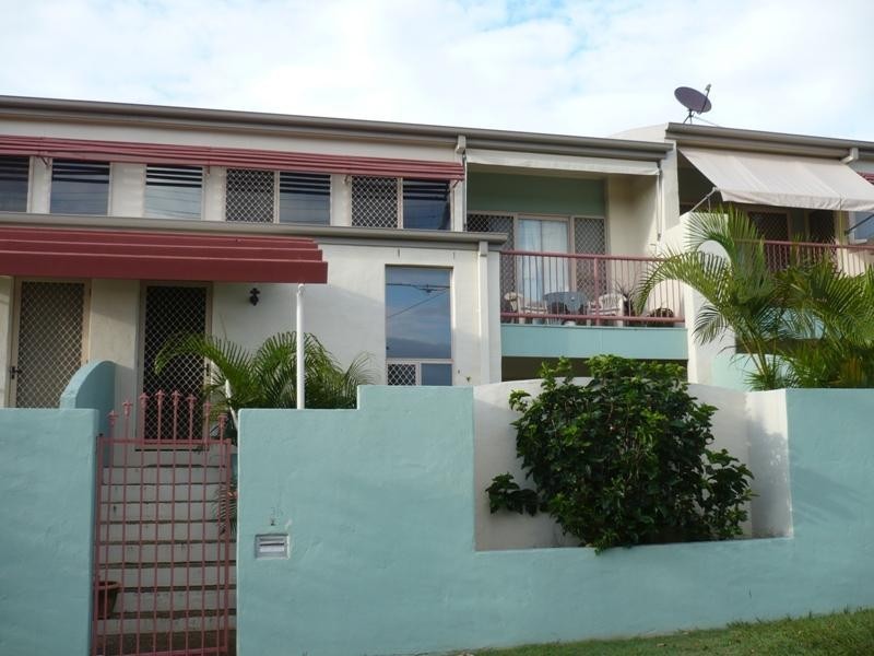 3/19 Griffith Road, Scarborough QLD 4020