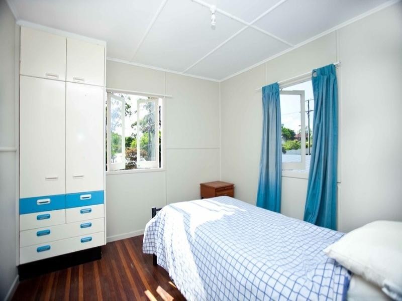 14a Palmtree Avenue, Scarborough QLD 4020