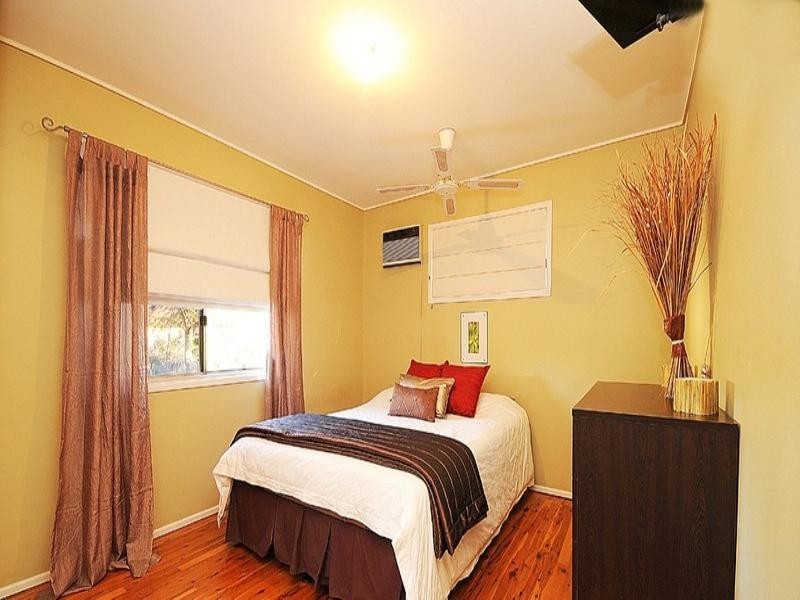 13 Grace Street, Scarborough QLD 4020
